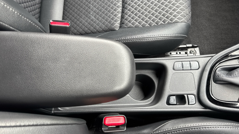 Toyota Yaris 1.5 Hybrid Dynamic 5dr CVT Hybrid Hatchback